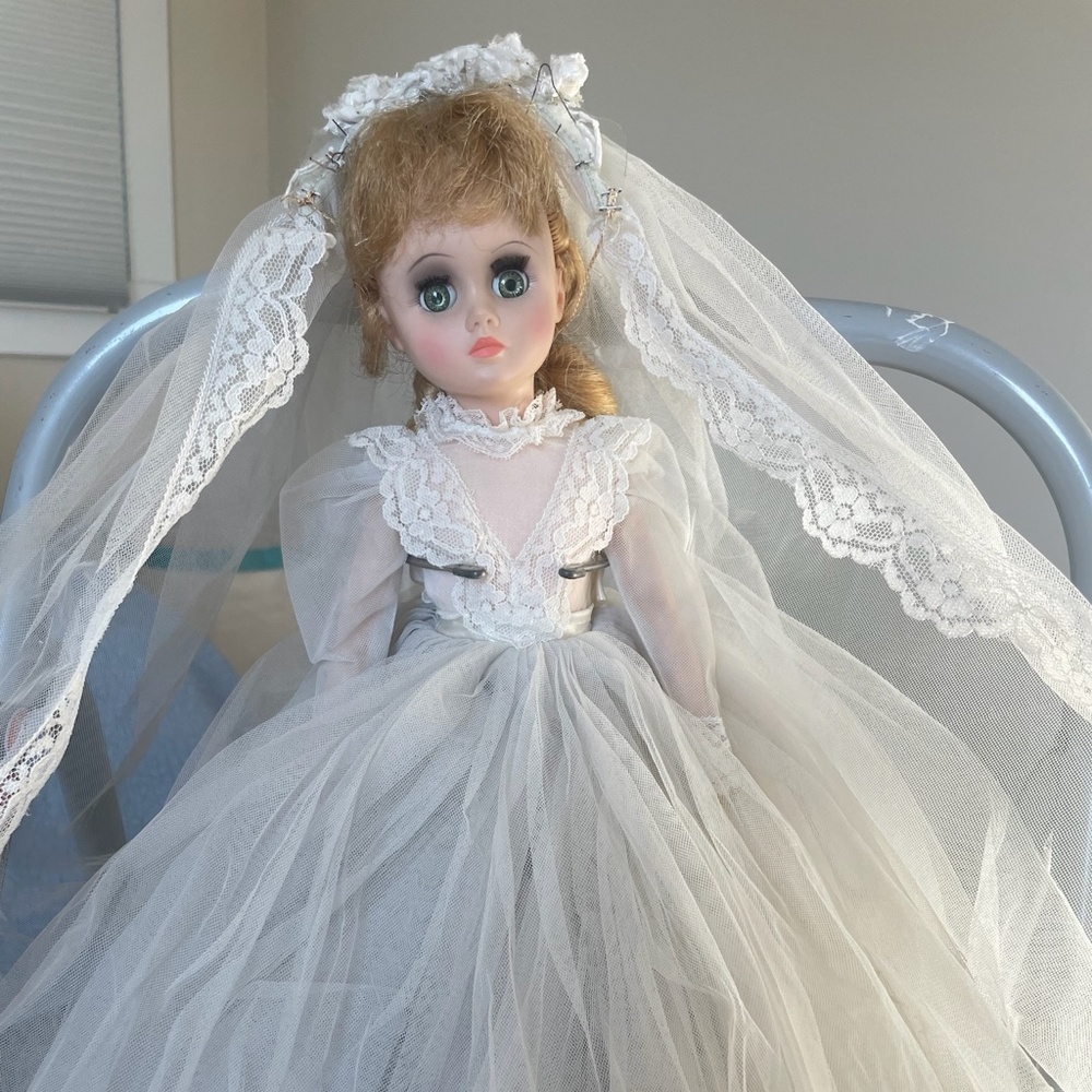 Vintage 60s Madame Alexander Elise Bride Doll Blonde Hang Tag All Original 17"